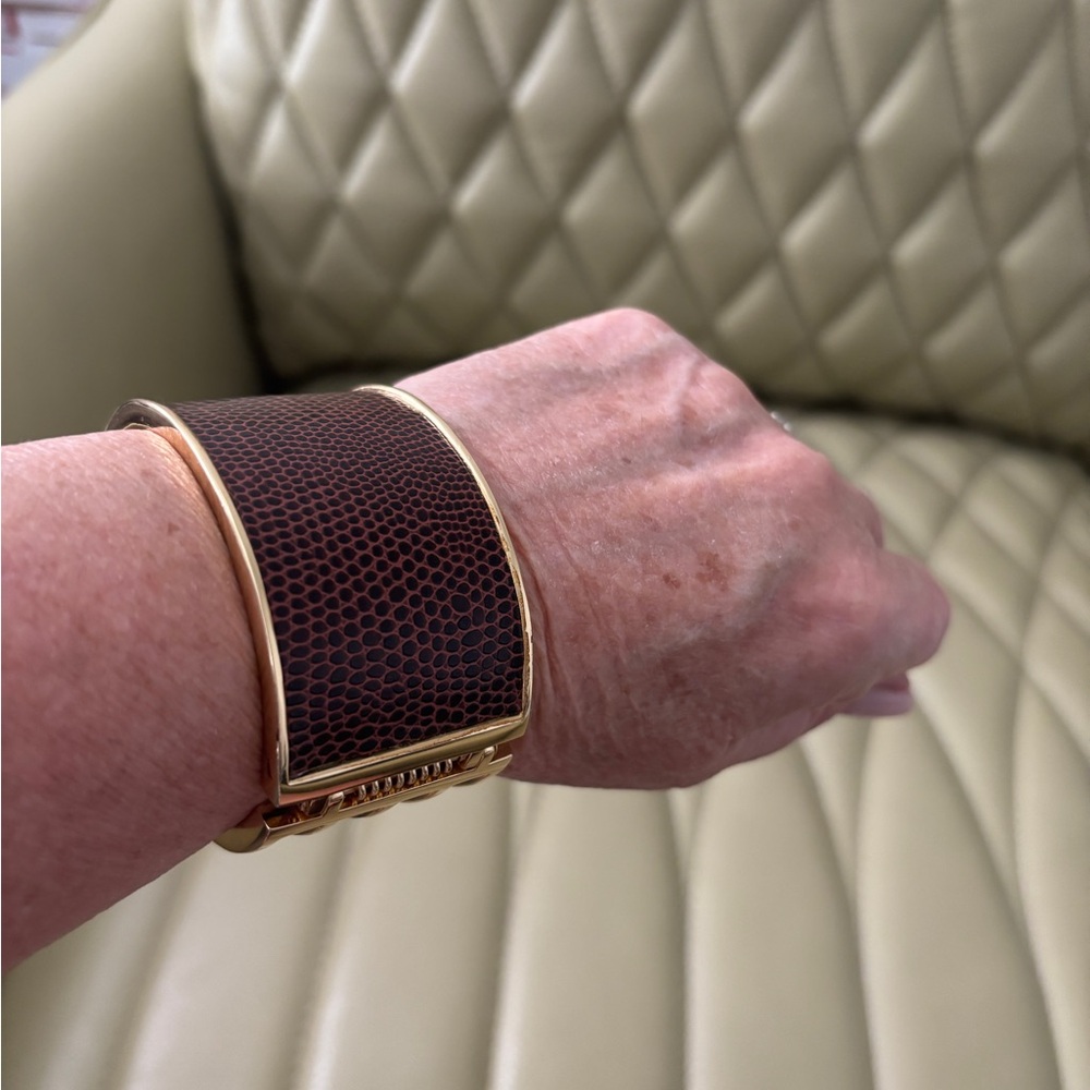 Gold-Tone & Brown Leather-Textured Ladies Bracelet NWT - Picture 6 of 6